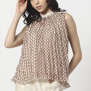 Anthropologie Fig & Flower Cream Pleated Crochet Trim Sleeveless Flowy Blouse L